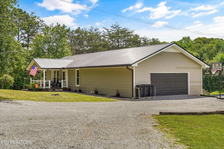 Property Photo:  603 Lees Chapel Rd  TN 37874 