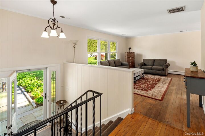 Property Photo:  6 Amawalk Avenue  NY 10501 