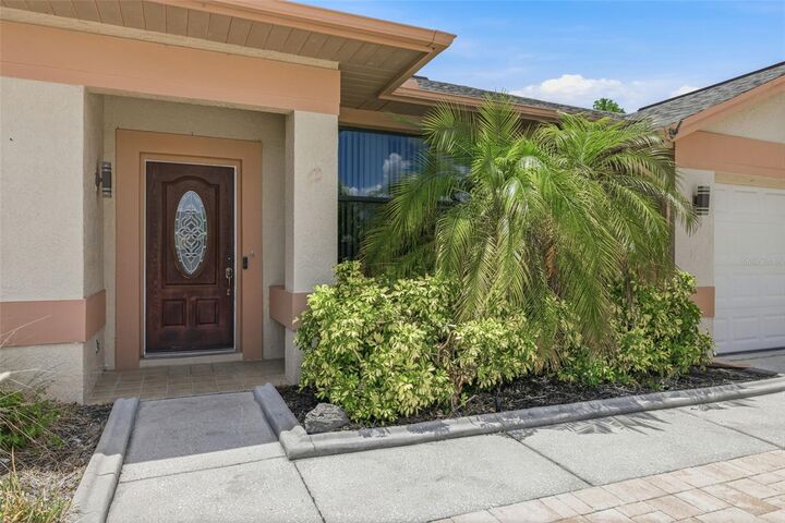 Property Photo:  5507 El Cerro Drive  FL 34655 