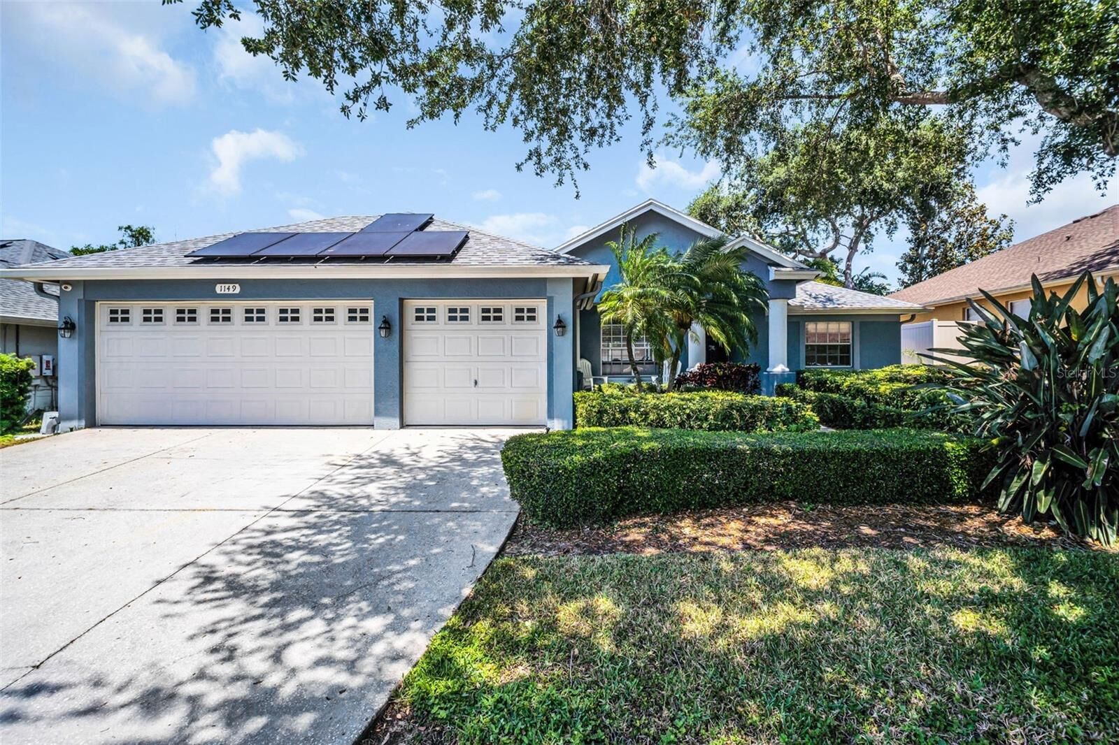 Property Photo:  1149 Sawgrass Drive  FL 34689 