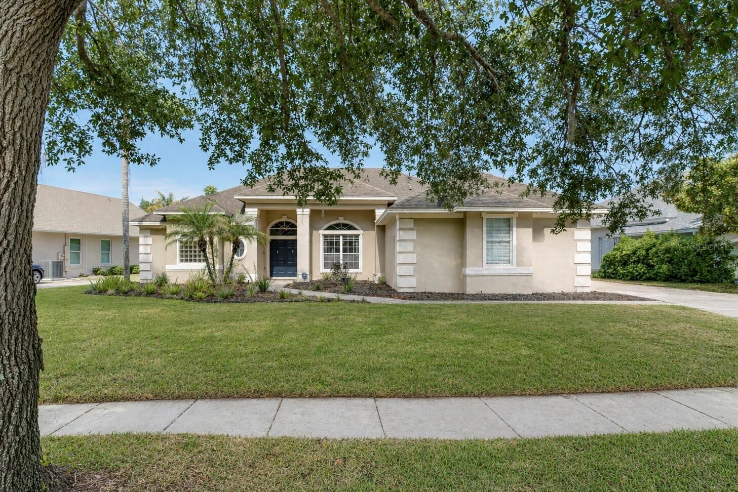 Property Photo:  3820 Norbury Court  FL 32835 