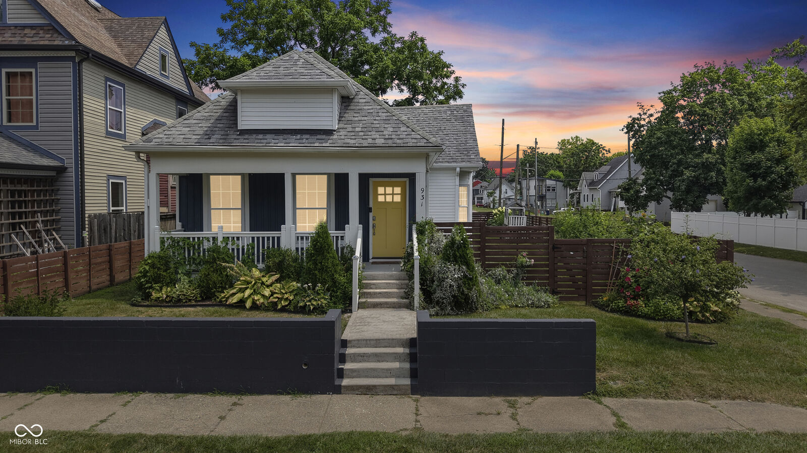 Property Photo:  931 Villa Avenue  IN 46203 