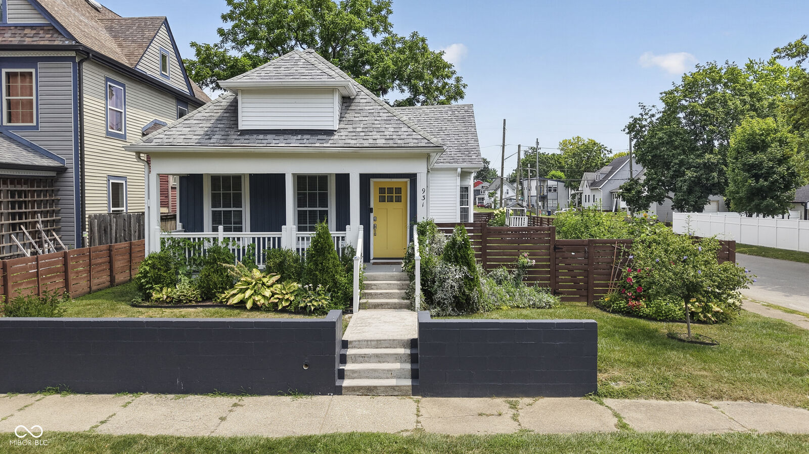 Property Photo: 931 Villa Avenue IN 46203