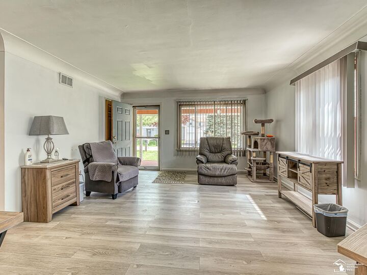 Property Photo:  1423 Sunset Boulevard  MI 48162 