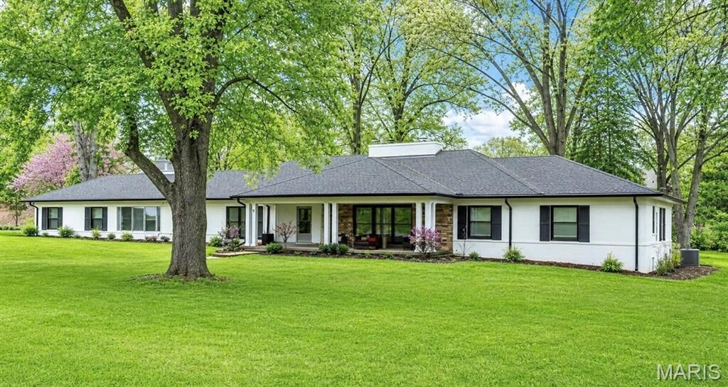 Property Photo:  18 Country Aire Drive  MO 63131 
