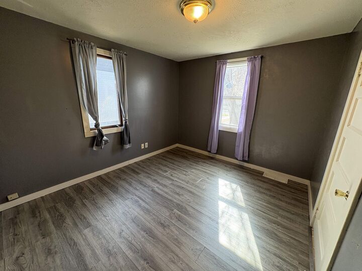 Property Photo:  516 22nd St NW  ND 58703 