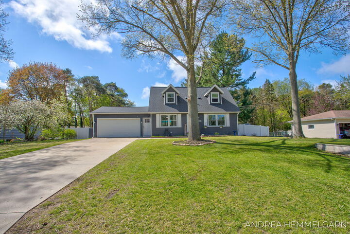 Property Photo:  1738 Columbus Street  MI 49424 