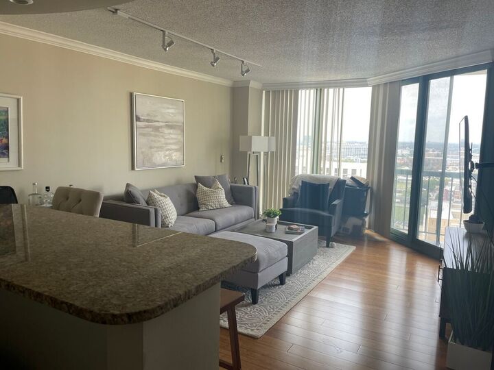 Property Photo:  111 W Maple Street 1810  IL 60610 