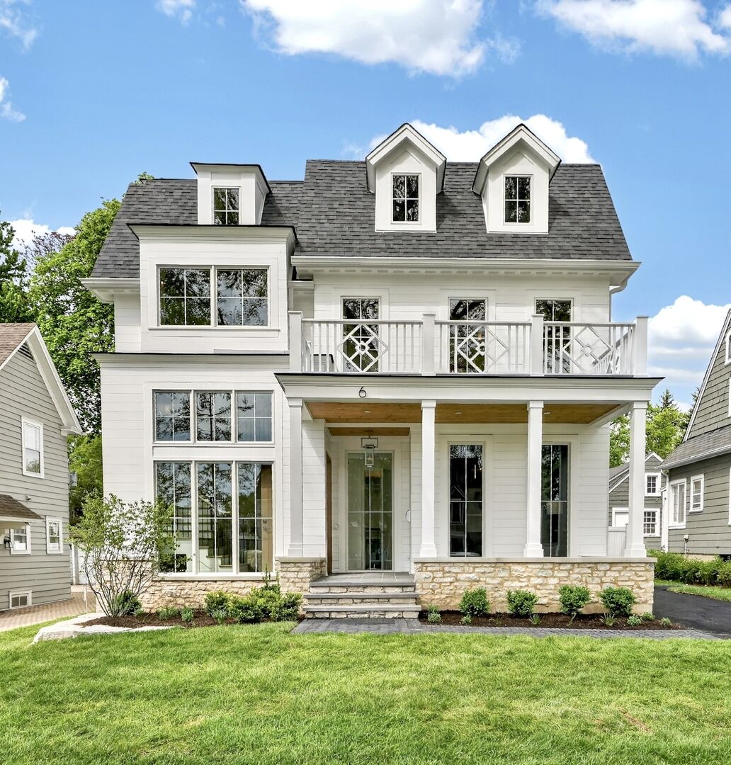 Property Photo:  6 S Elm Street  IL 60521 