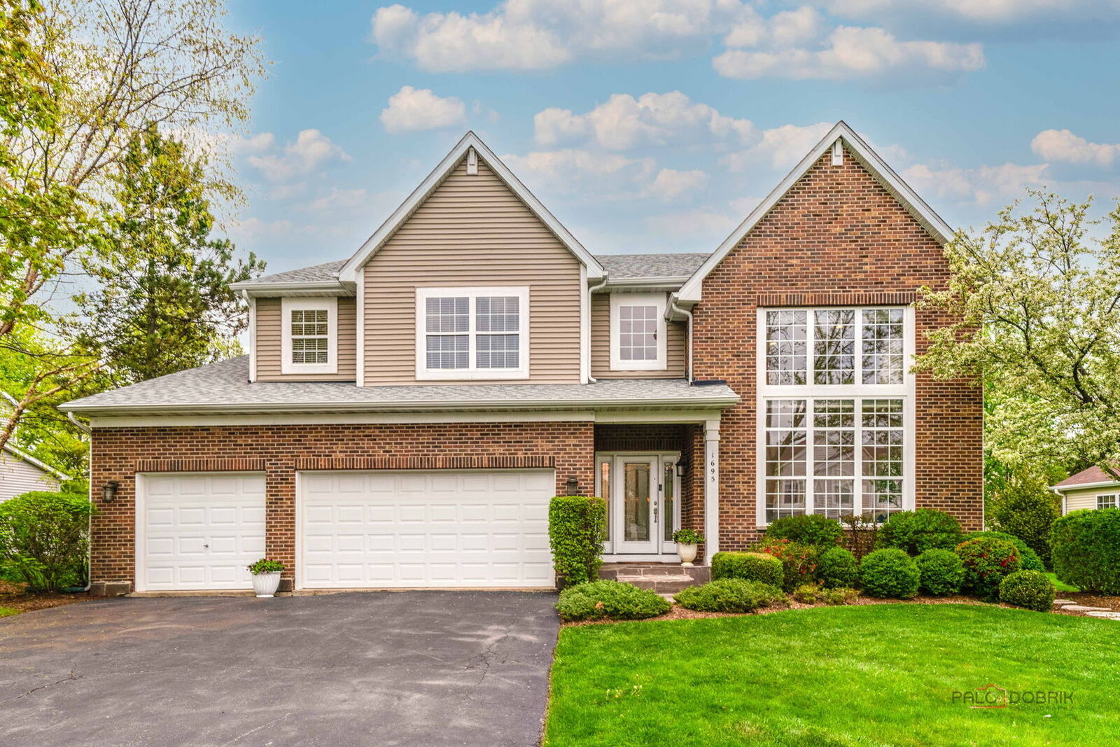 Property Photo:  1695 Natures Way  IL 60046 