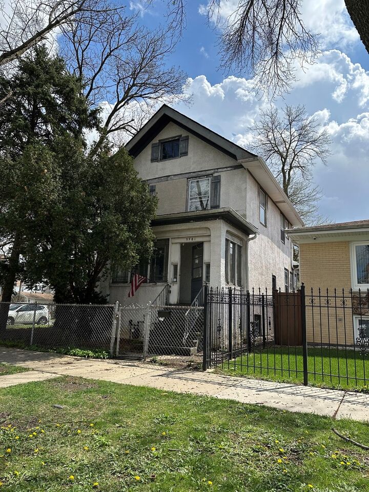 Property Photo:  5901 W Berenice Avenue  IL 60634 