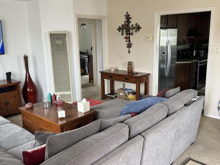 Property Photo:  