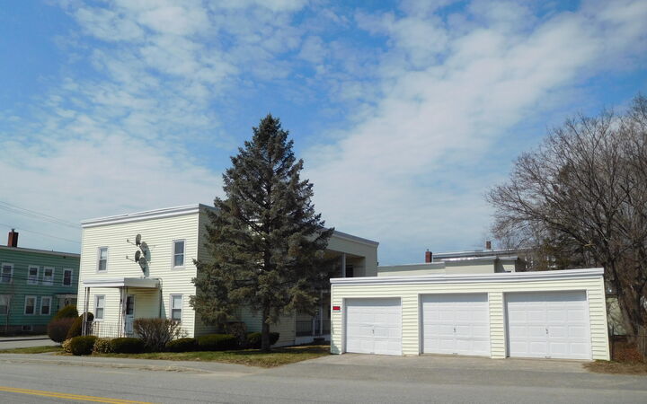 Property Photo:  72 Jefferson Street  ME 04240 
