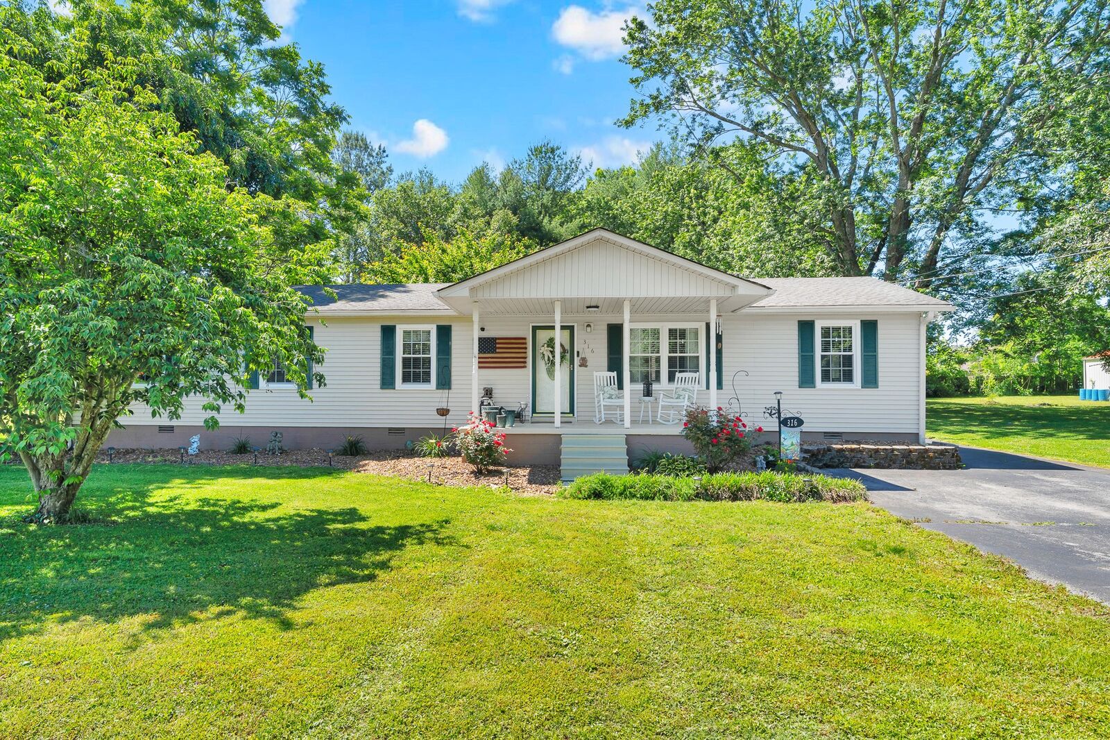 Property Photo:  316 Davis St  TN 37318 