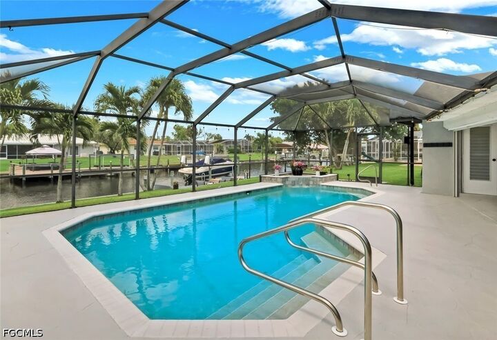Property Photo:  2107 SE 25th Terrace  FL 33904 