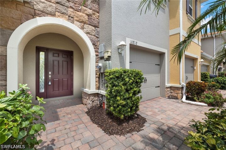 Property Photo:  10818 Alvara Way  FL 34135 