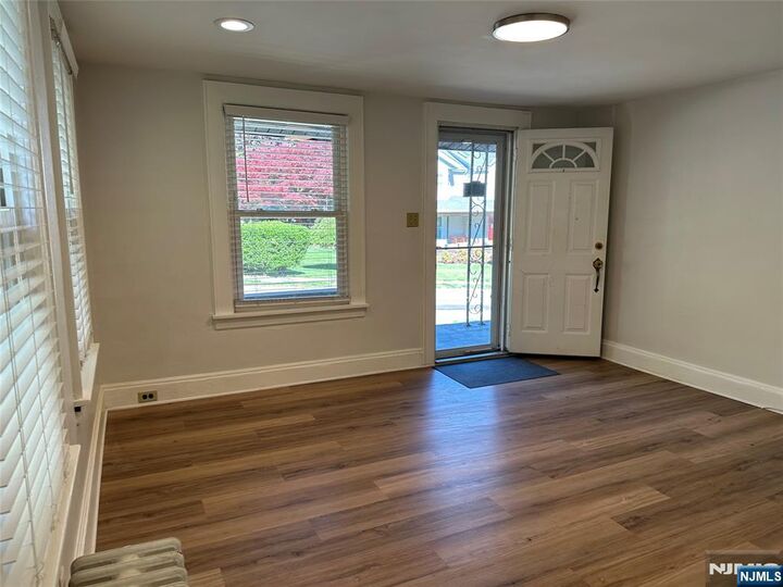 Property Photo:  515-B Farview Street B  NJ 07450 
