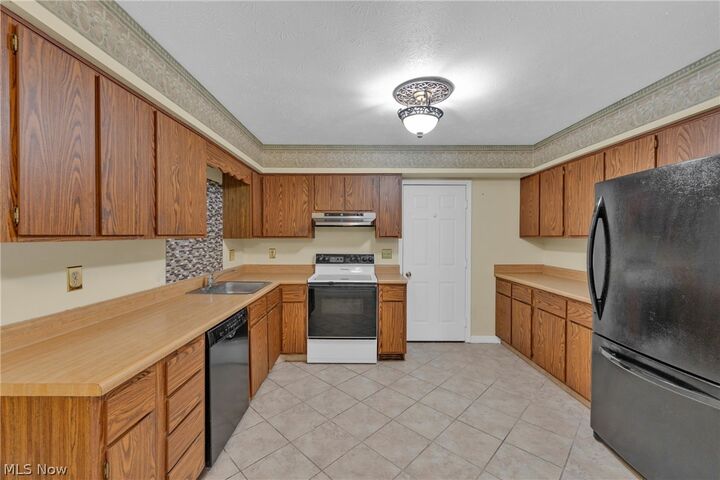Property Photo:  7246 Scottsdale Circle  OH 44060 