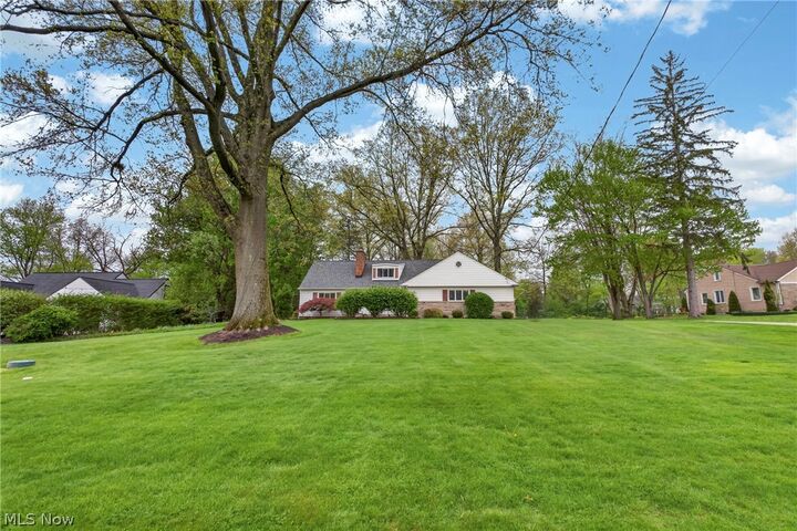 Property Photo:  2426 Lander Road  OH 44124 