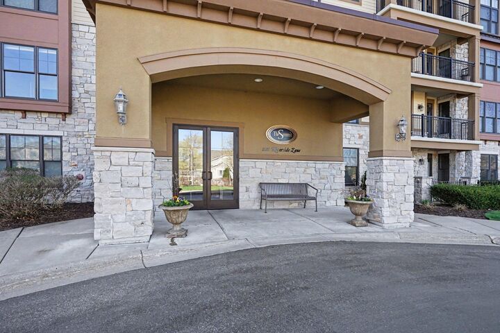 Property Photo:  1320 Riverside Lane 202  MN 55118 