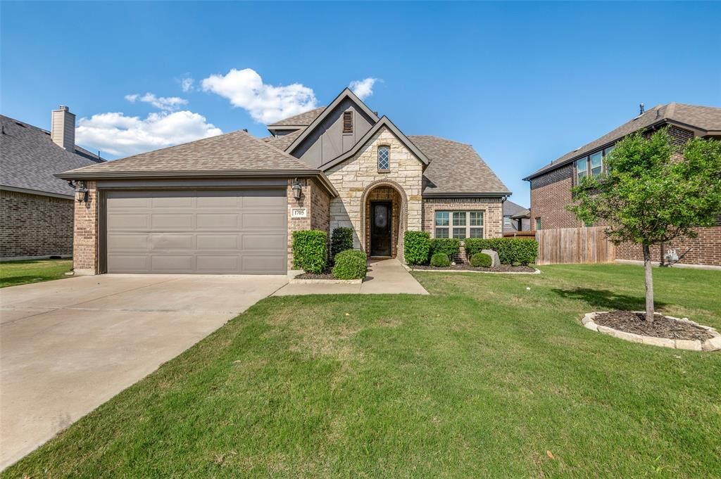 Property Photo: 1705 Sluice Drive TX 76063