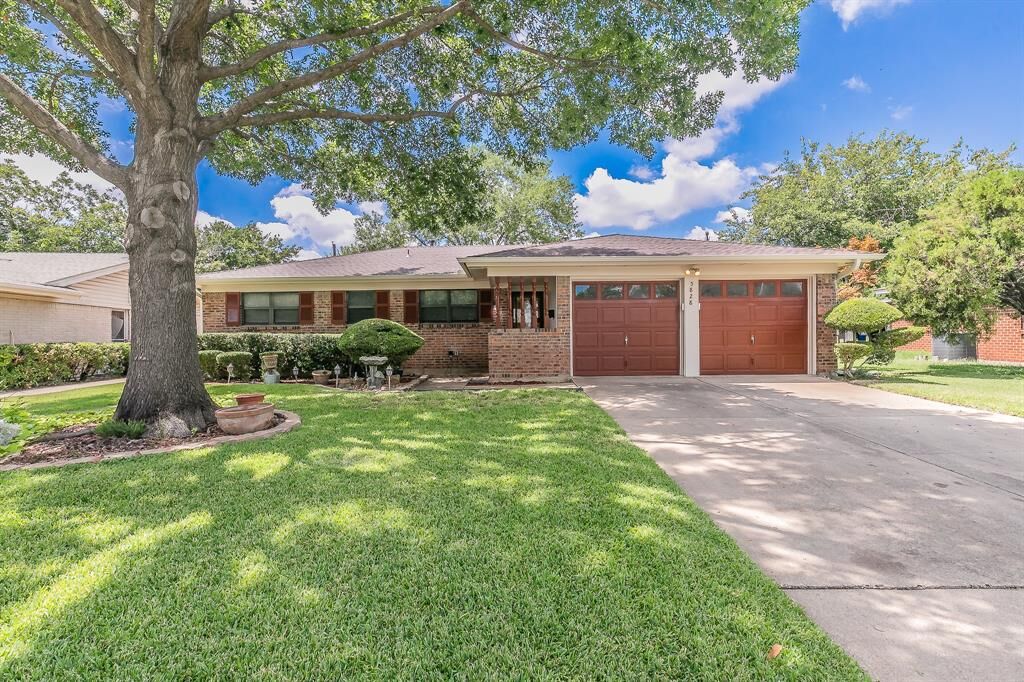 Property Photo:  5828 Westcrest Drive W  TX 76134 