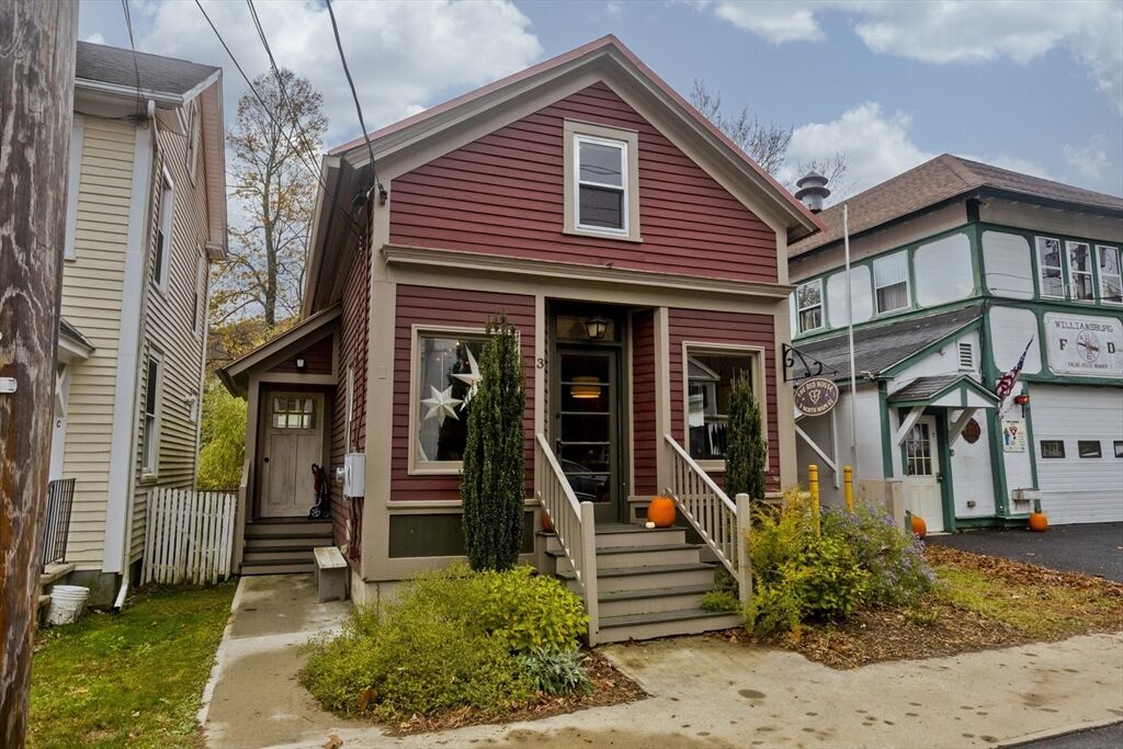 Property Photo:  3 North Main St  MA 01096 