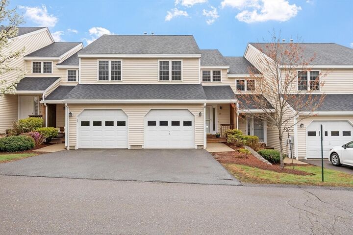 Property Photo:  33 Green Briar Rd 33  MA 01420 