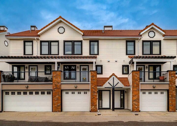 Property Photo: 12 Royal Oak Lane NW AB T3G 6B5