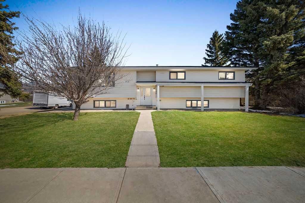 Property Photo:  1206 1 Avenue  AB T9W 5A1 