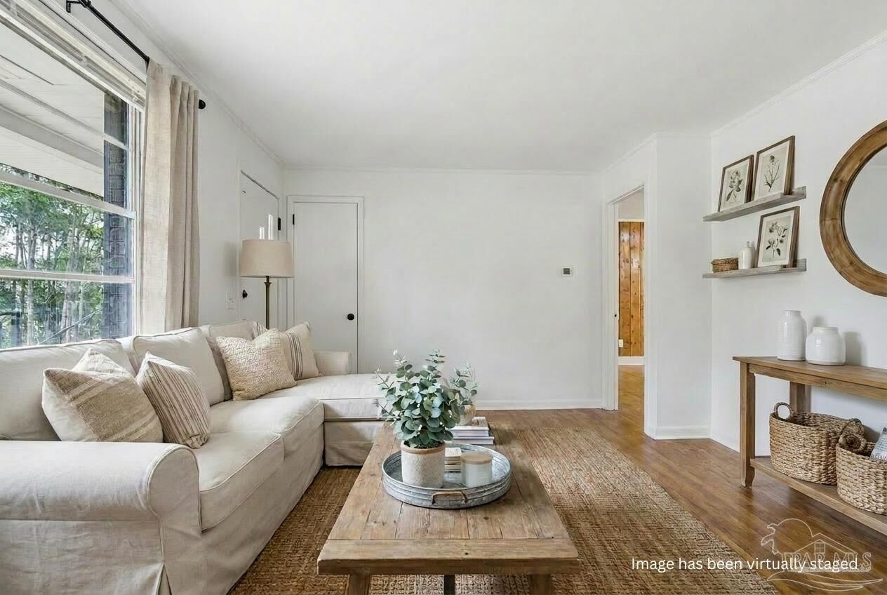 Property Photo: 909 N 74th Ave FL 32506