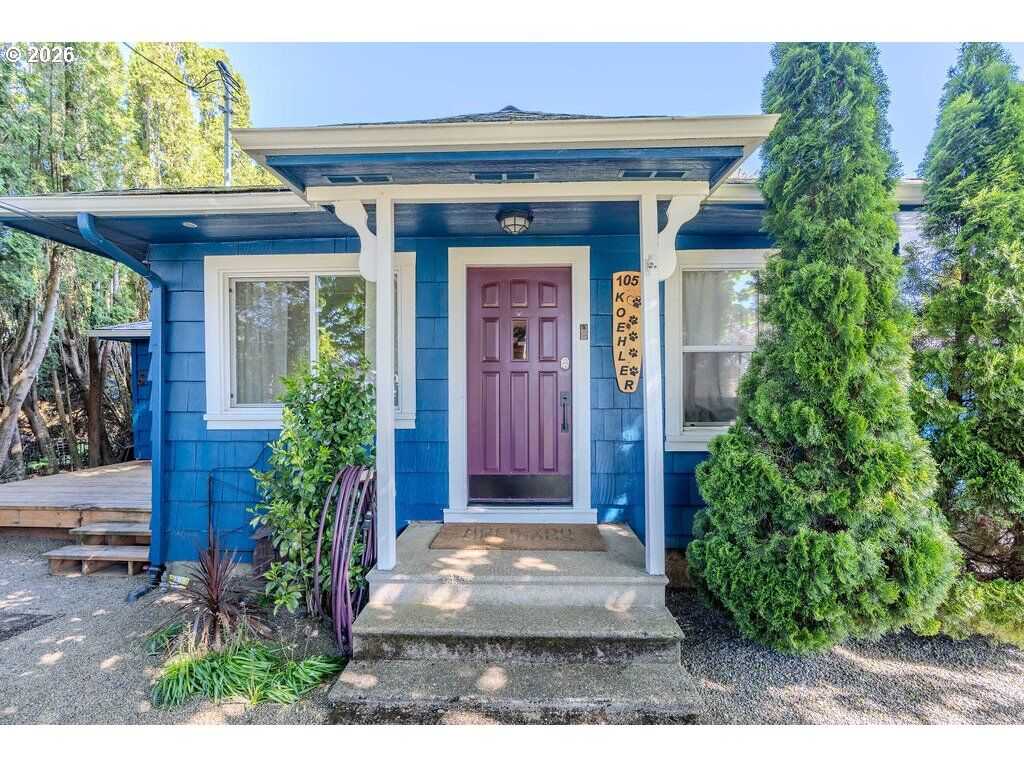 Property Photo:  105 NW 13th St  OR 97030 