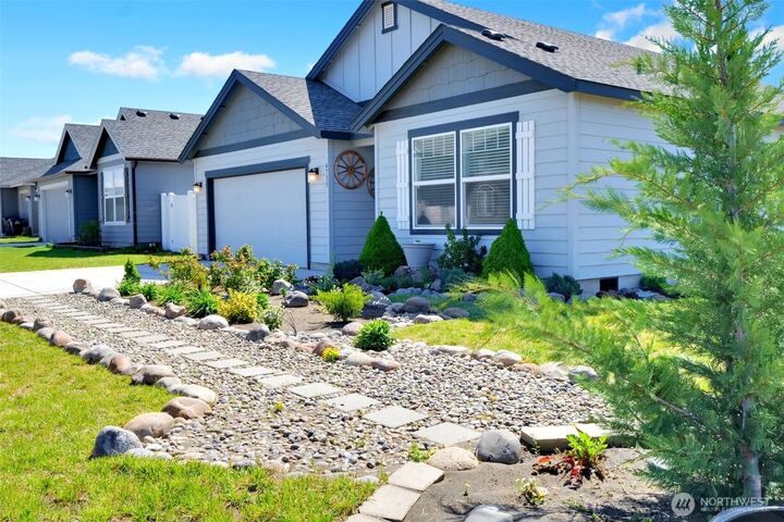 Property Photo:  4735 W Cottontail St  WA 98837 