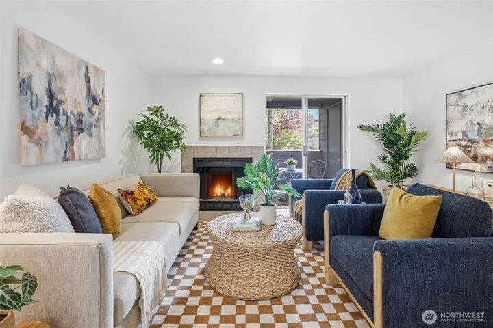 Property Photo: 170 Newport Way NW D35 WA 98027
