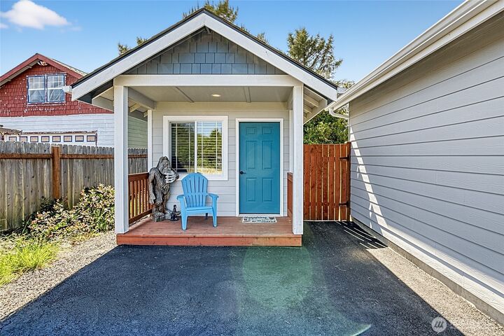 Property Photo:  399  Seashore Street SW  WA 98569 