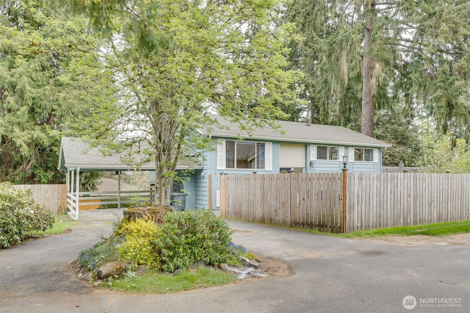 Property Photo:  16610 SE 24th Street  WA 98008 