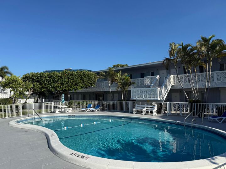 Property Photo: 2170 NE 51st Court B5 FL 33308
