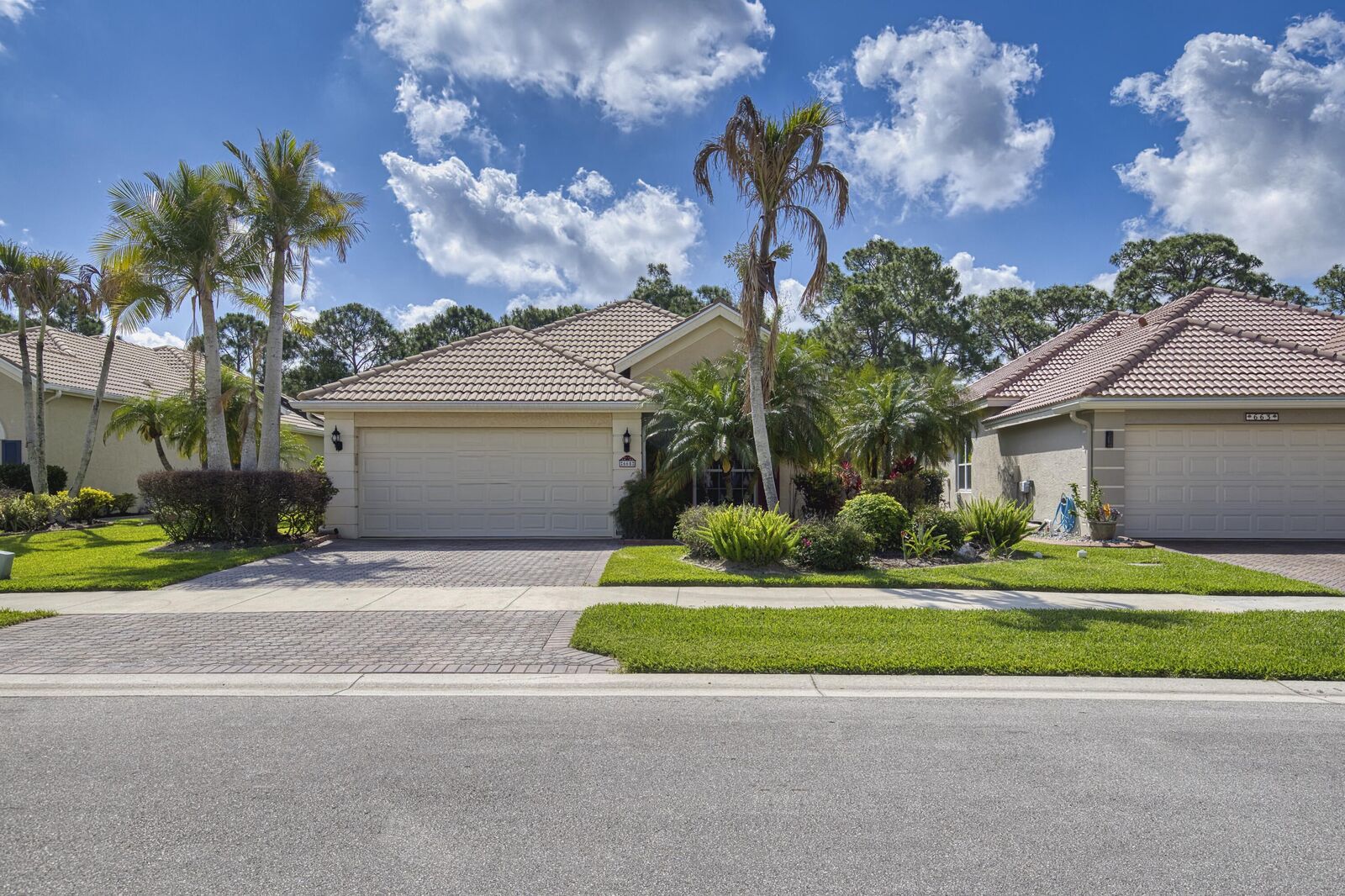 Property Photo:  665 SW Andros Circle  FL 34986 