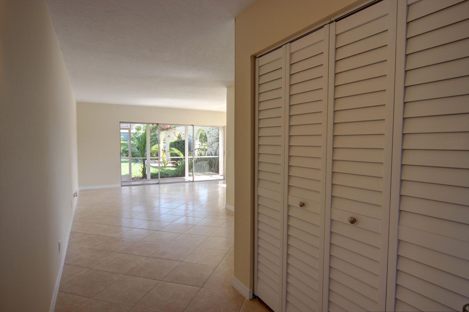 Property Photo:  342 Southwind Drive 114  FL 33408 