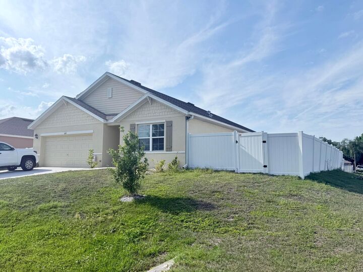 Property Photo: 1405 Pace Drive NW FL 32907