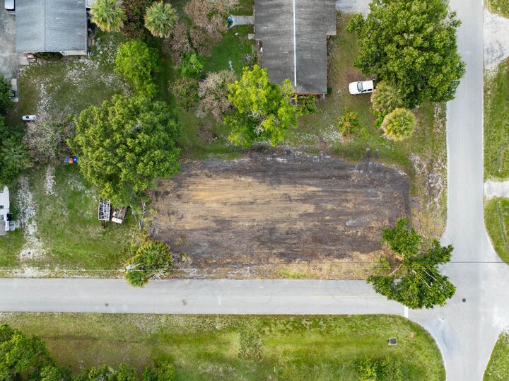 Property Photo: 4805 34th Avenue FL 32967