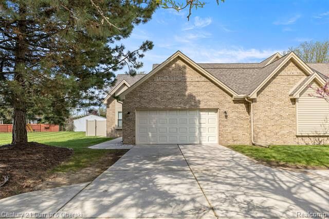 Property Photo:  1062 Biddle Avenue  MI 48192 