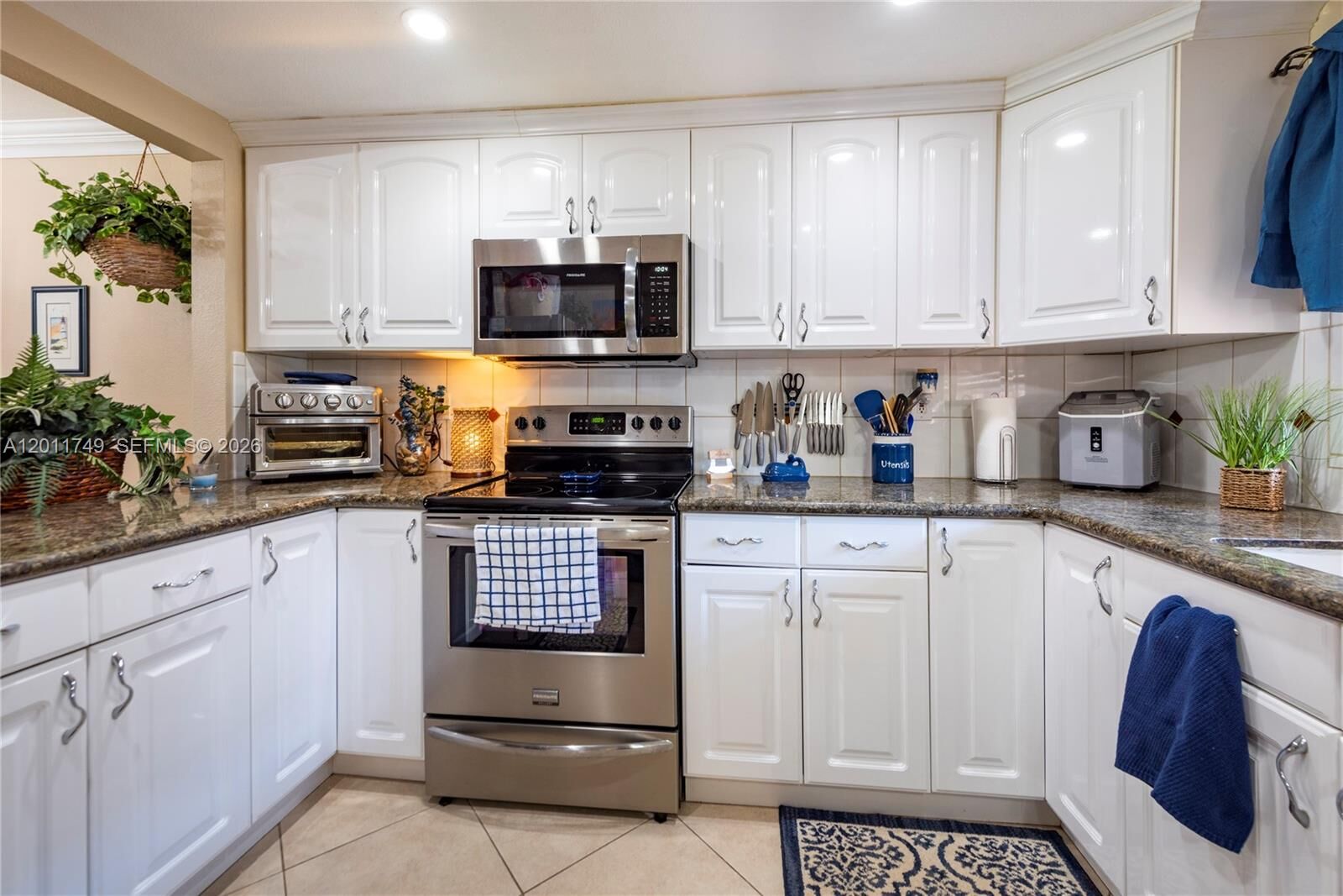 Property Photo:  9491 Evergreen Pl 302  FL 33324 