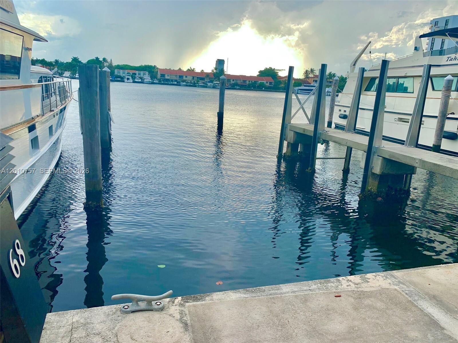 Property Photo: 3601 NE 207th St, Slip E68 FL 33180