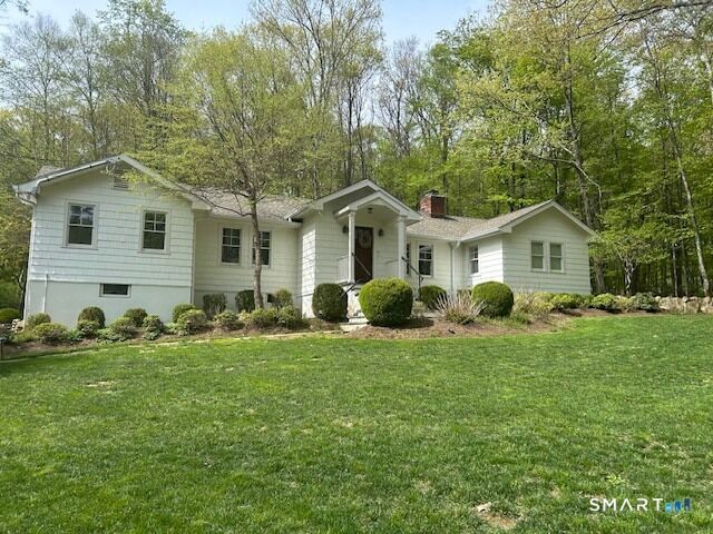 Property Photo:  192 New Canaan Road  CT 06897 