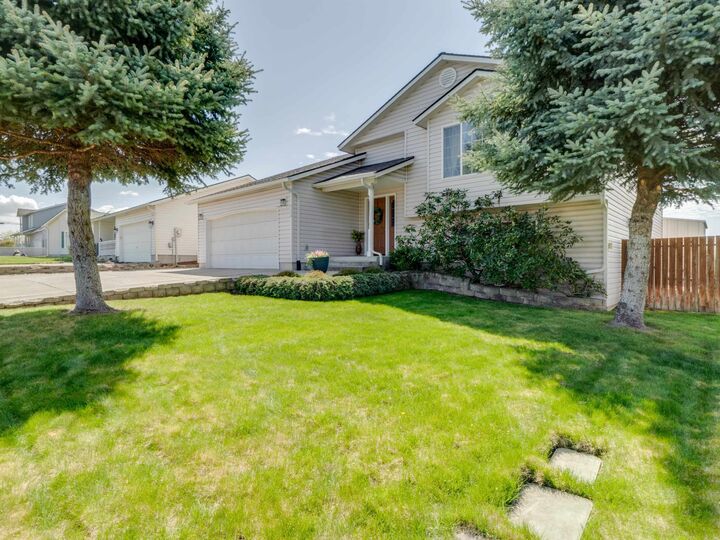 Property Photo: 730 E Kathy Lee Ave WA 99022