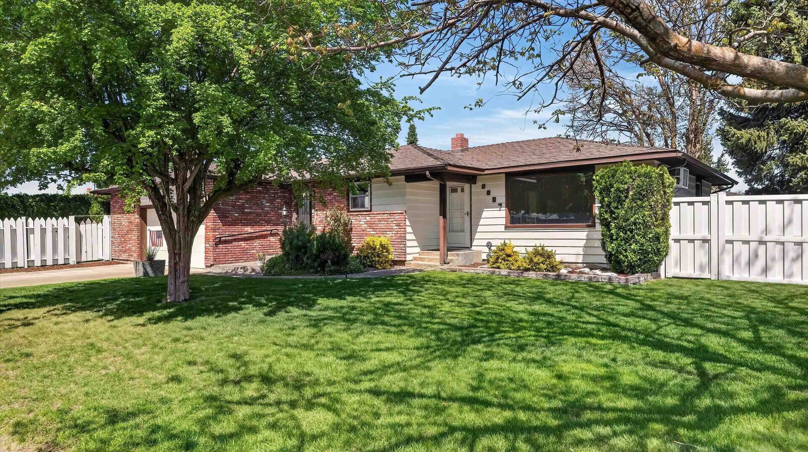 Property Photo:  8007 E Shannon Ave  WA 99212 