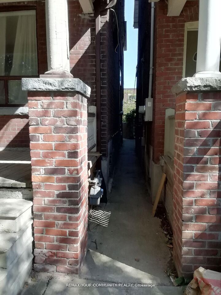 Property Photo: 761 Markham Street Bsmt ON M6G 2M4