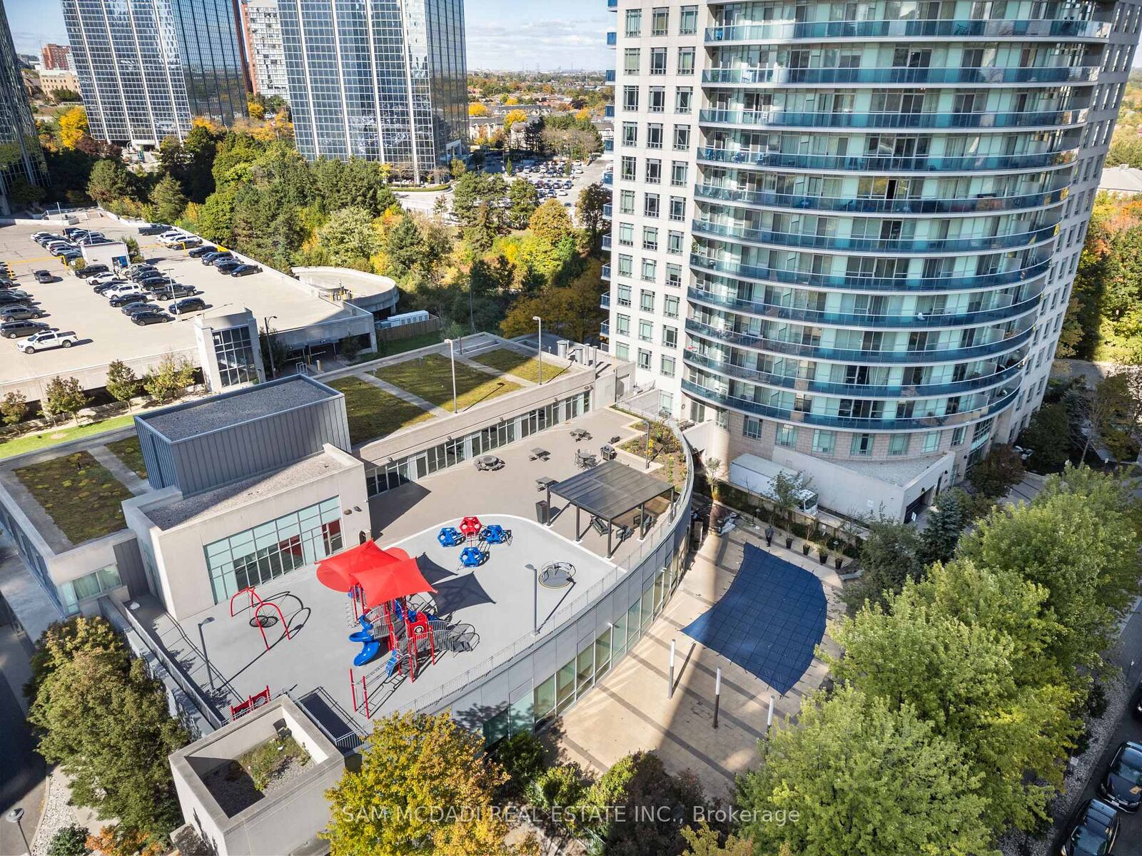 Property Photo: 80 Absolute Avenue S 1805 ON L4Z 0A5
