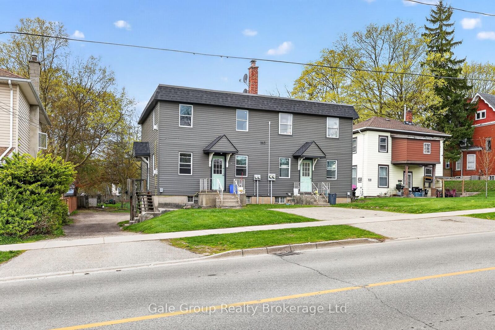 Property Photo:  163 Thames Street N  ON N5C 3E3 